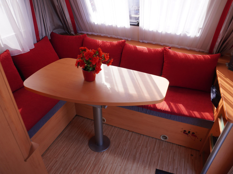 Eriba Living 480 WITH MOVER, AWNING, AIR CONDITIONING photo: 6