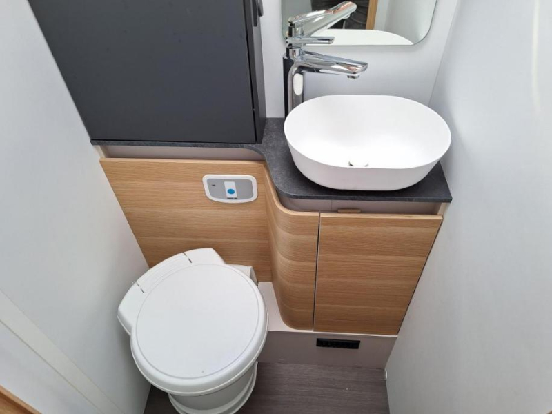 Adria Matrix Axess 650 SL - NIEUWSTAAT - HEFBED  foto: 17