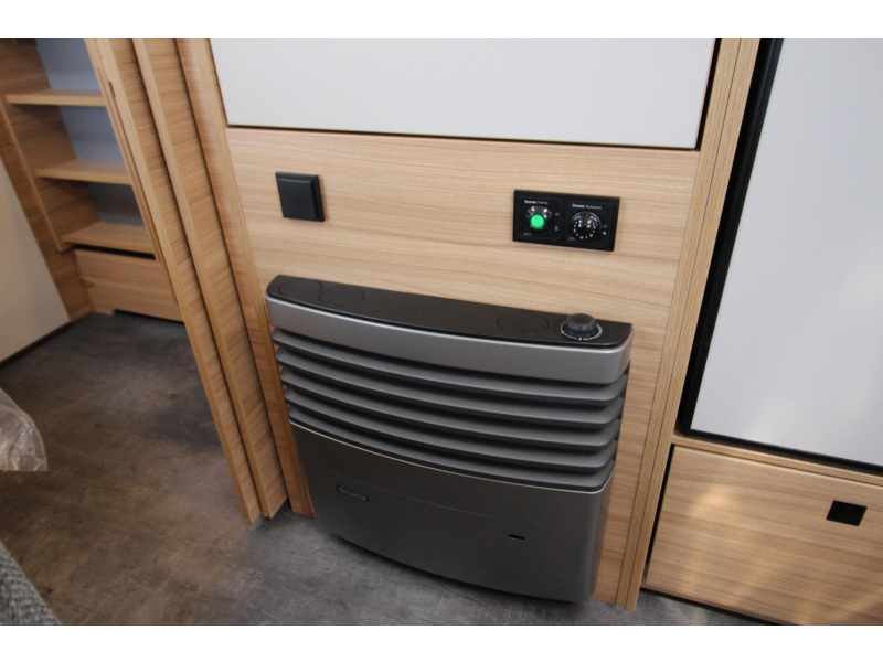 Dethleffs Camper 560 FMK Summer Edition + Airco!  foto: 14