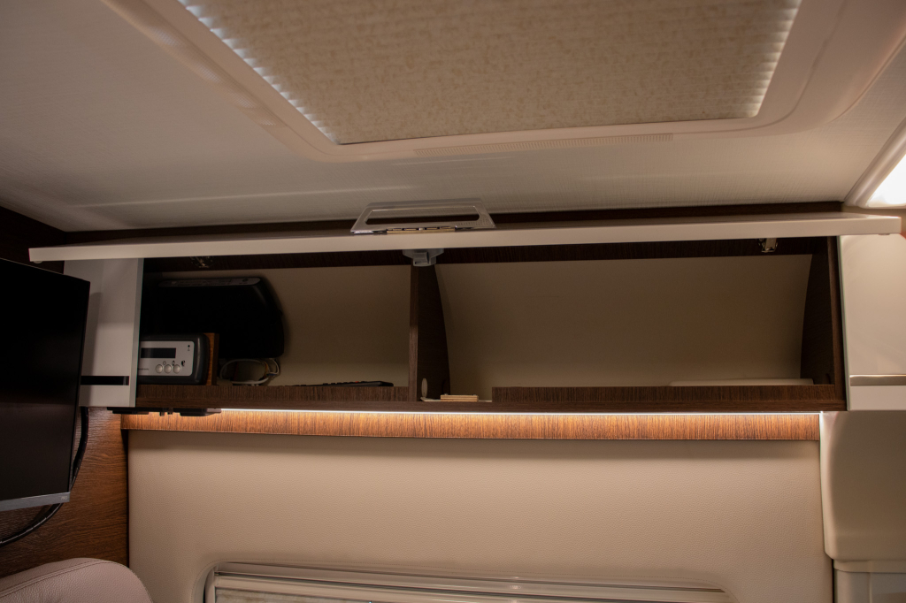 Karmann Davis 590 Skyroof foto: 26