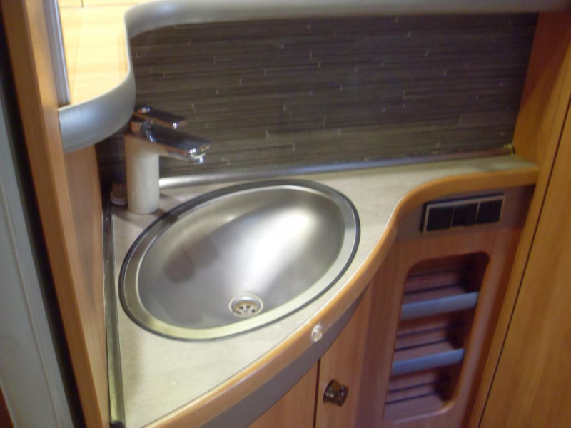 Eriba Nova Winner Edition 465 GL met Mover  foto: 6