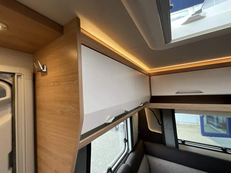 Knaus Sudwind Black Selection 500 EU ENKELE BEDDEN-VLOERVERW  foto: 14