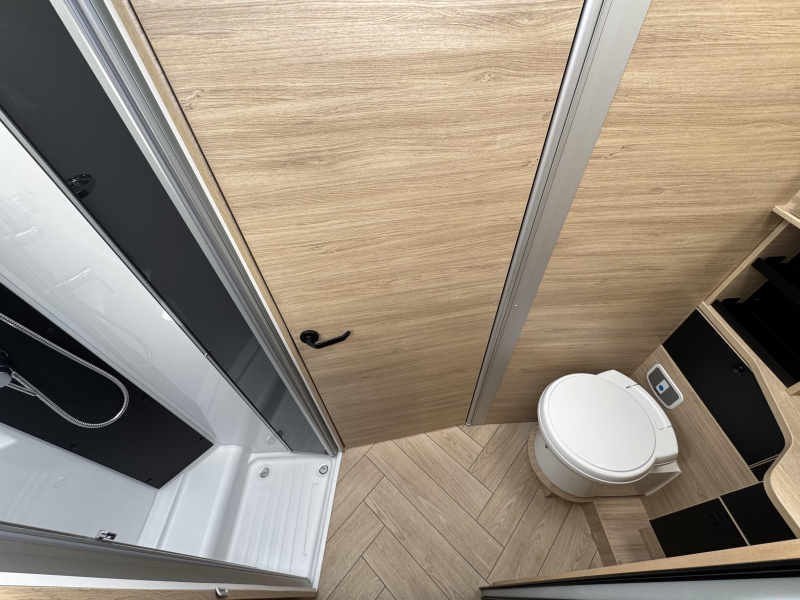 Chausson Etape Line 788 Queen bed drop-down bed photo: 16