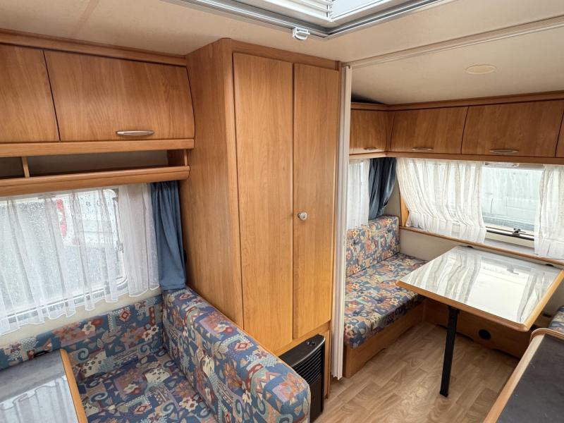 Hobby Excellent 400 SB - Voortent - Zakluifel - 