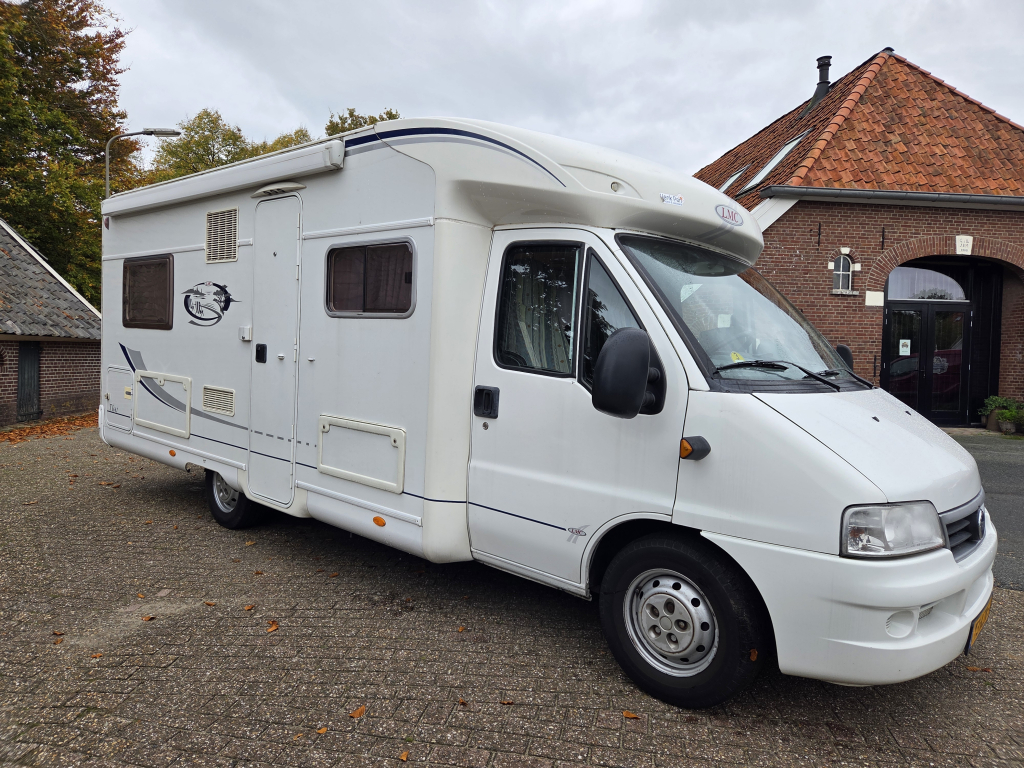 LMC Liberty 662 TI frans bed 2006 foto: 0