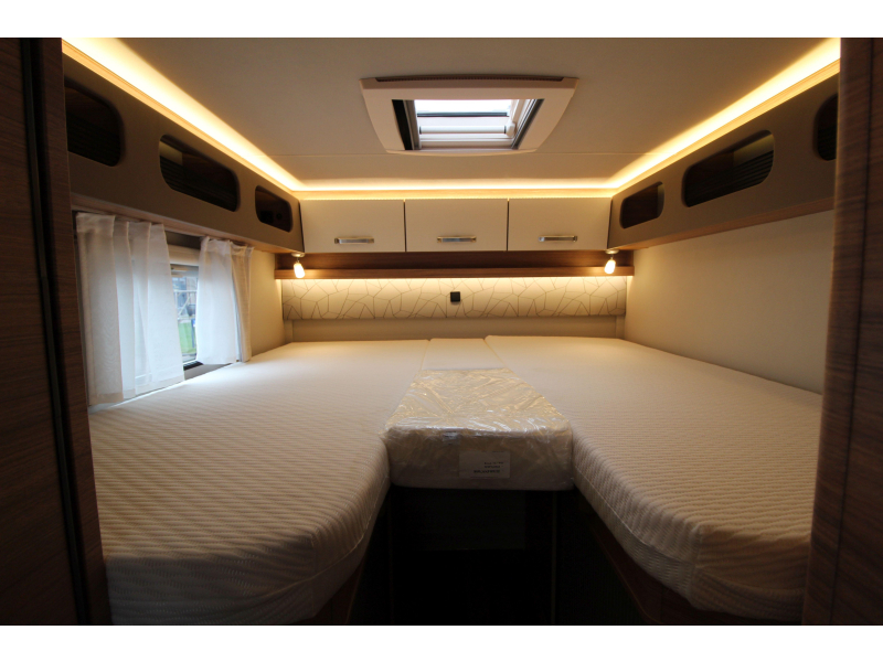Weinsberg CaraCompact Pepper 600 MEG Camas individuales - &iexcl;5.269km! foto: 23
