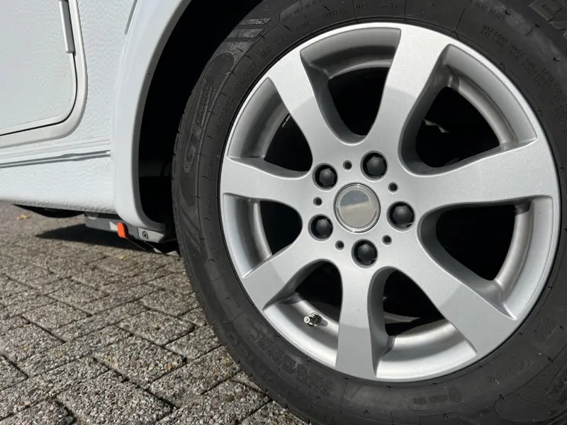 Knaus Sudwind 450 FU mover, luifel  foto: 2