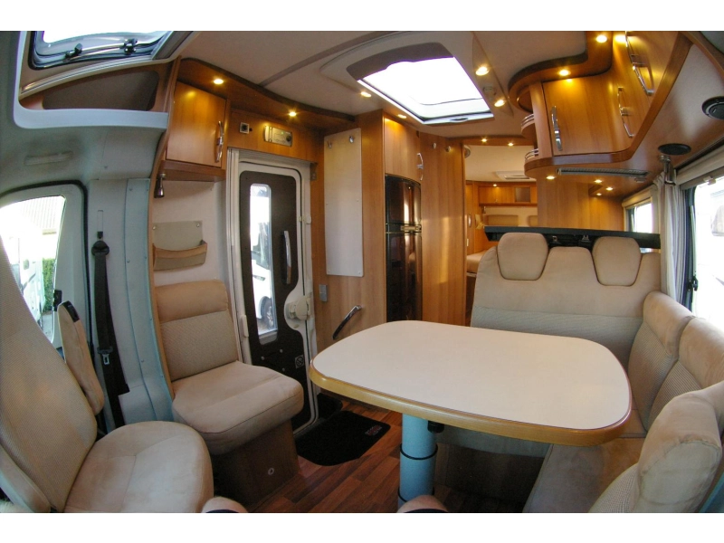 Hymer Bianco Line 698 CL Queensbed.  foto: 14