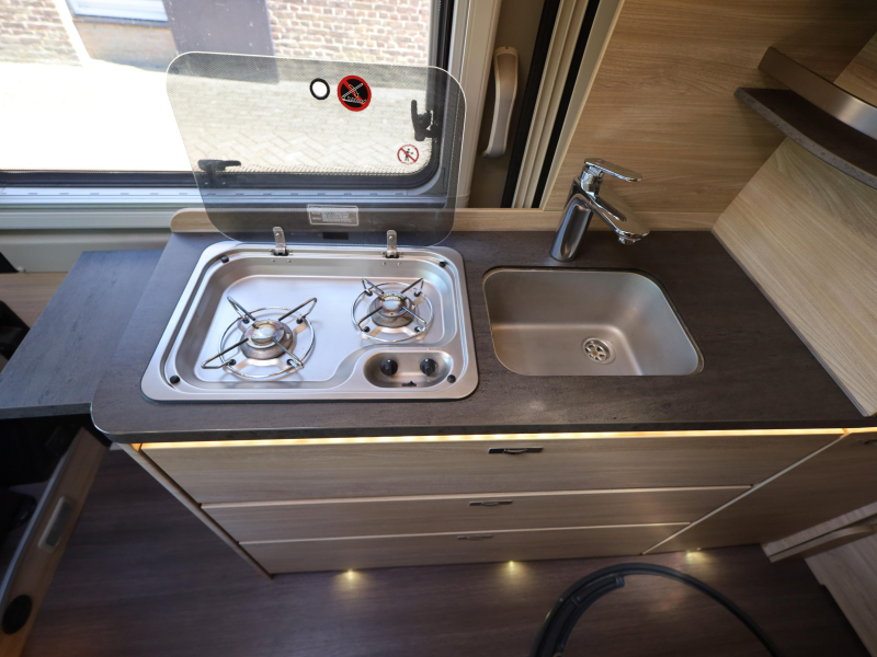 Knaus Boxstar Solution 4 4 persoons met dakairco  foto: 6
