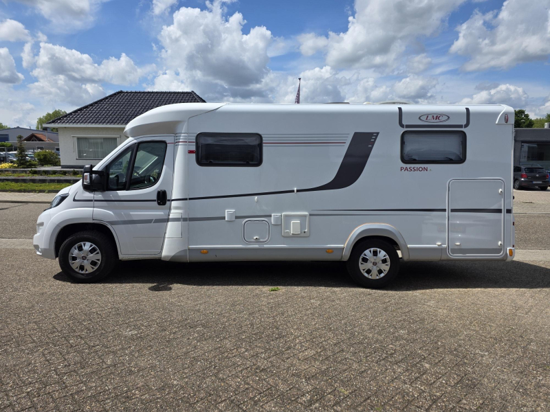 LMC Passion T 673 G Omvormer 2000w 4accus 150  foto: 1