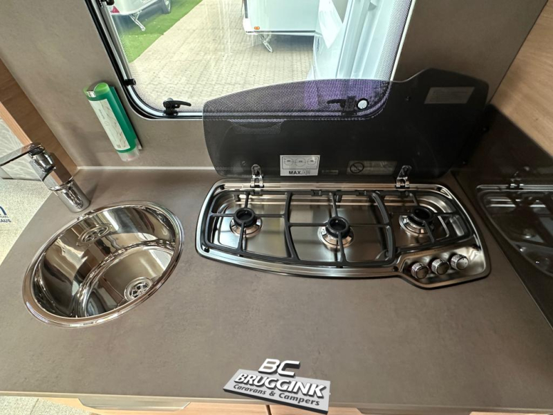 Knaus Sudwind 60 Years 500 FU Franz&ouml;sisches Bett Campovolo grau Foto: 5