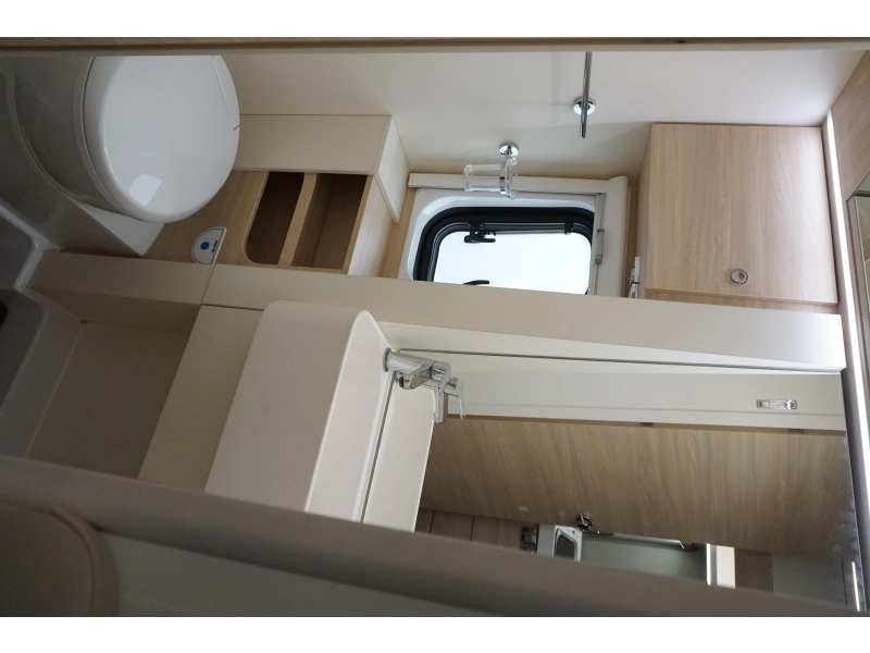 Eura Mobil Van 635 EB Busbiker  foto: 16