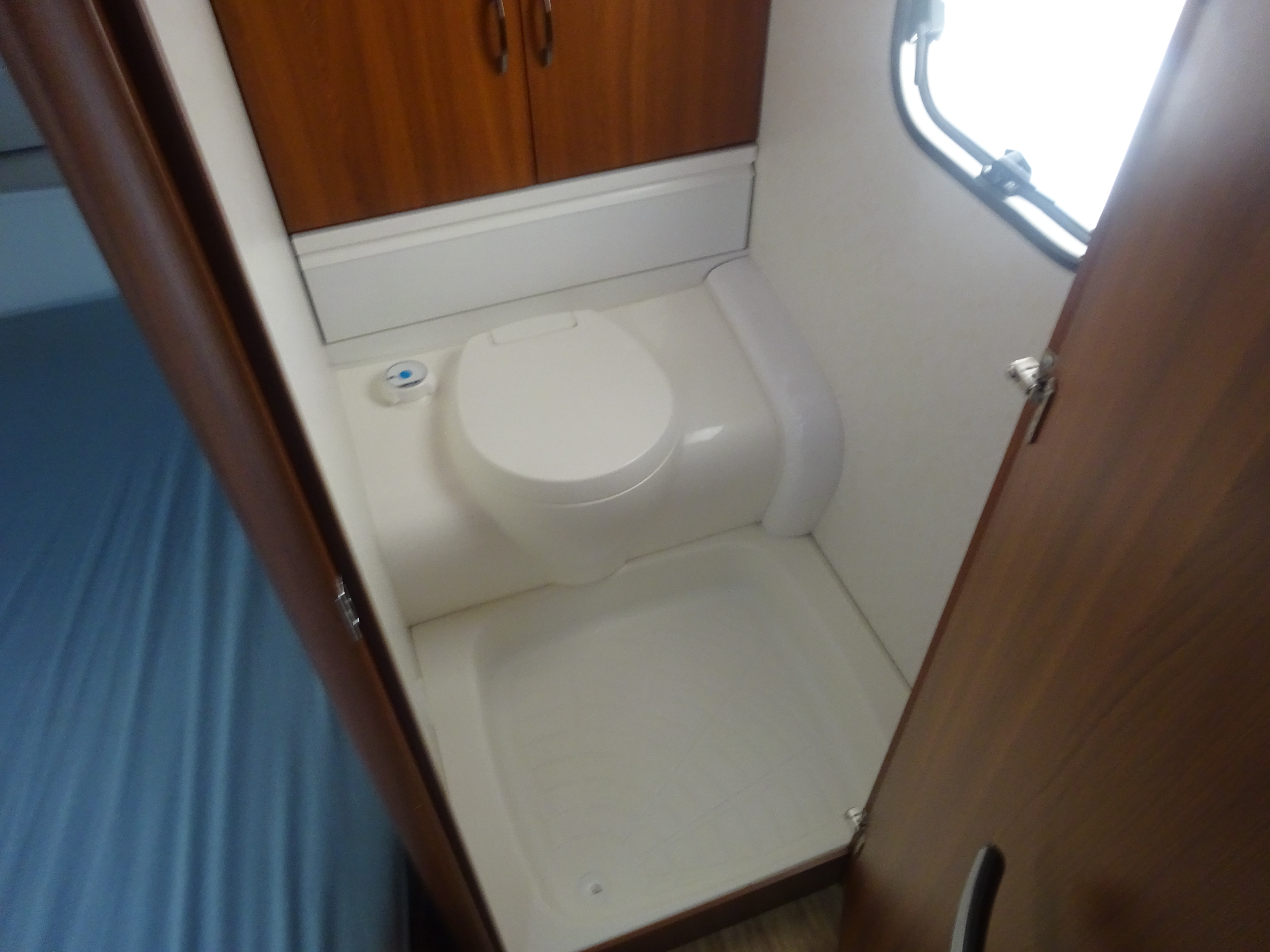 Hobby Excellent 495 UFE Met Mover en Airco foto: 20