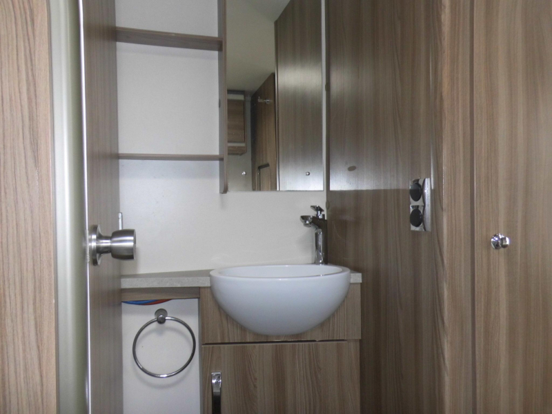 Sprite Cruzer 480 SR Mover und Kassettenmarkise! Foto: 5