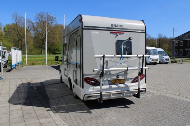 Zeer compacte Knaus Tourer VAN 500 LT Bulli AUTOMAAT voorzien van Face to Face salon (82  foto: 9
