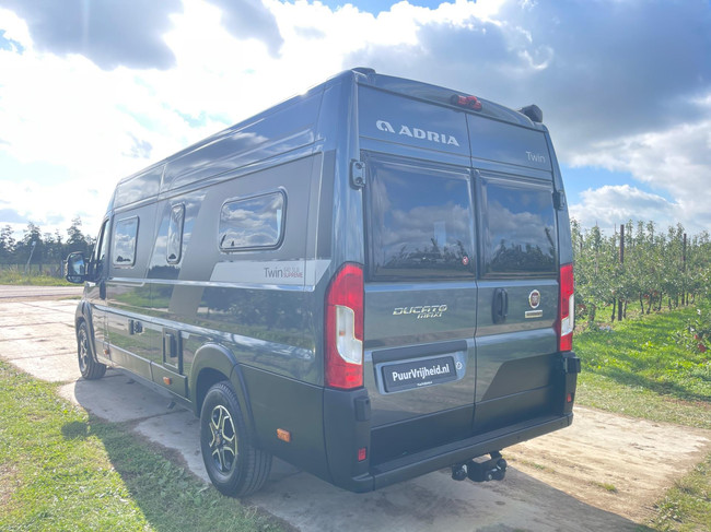 Adria Twin Plus Supreme 640 SLB 9-Traps LUCHTVERING