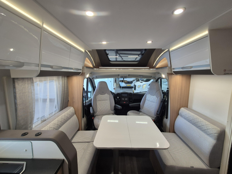 Adria Matrix 640 DC Face to face 2021 Foto: 9