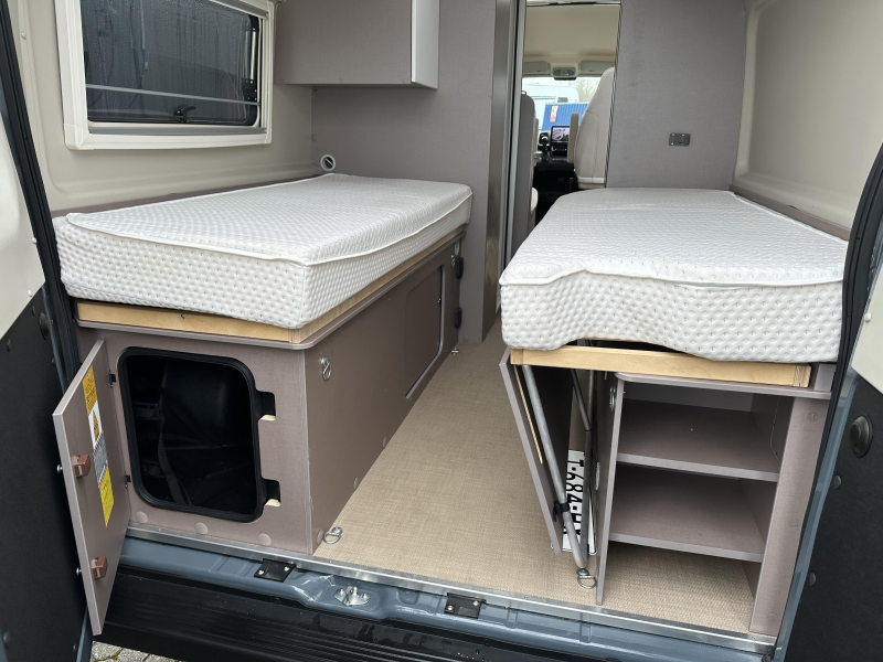 Bürstner Eliseo C 642 LENGTE BEDDEN + TREKHAAK  foto: 6