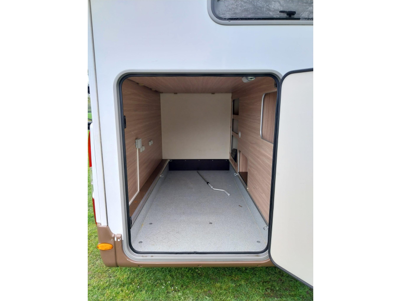 Bürstner Delfin 726 T 2x airco + tv + fietsdrg.  foto: 21