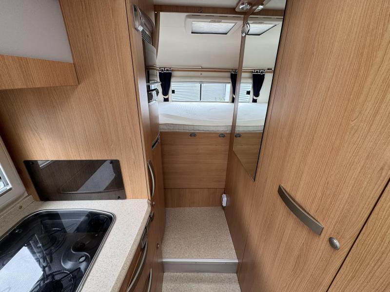 Adriatik Vision 707 SG Dwarsbed- Hefbed- Airco  foto: 10