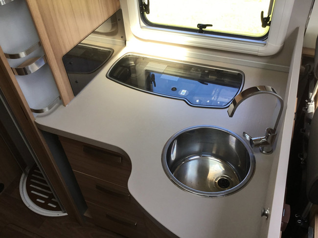 Knaus R22 700 MEG PLATINUM AUTOMAAT, LEVEL, 25.000KM foto: 9