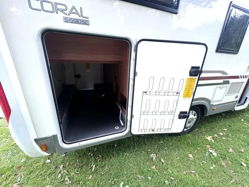 Adria Coral S 690 SC Queens-bed  foto: 21