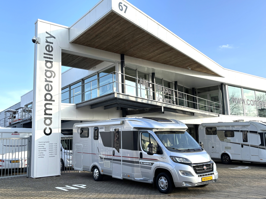 Adria Coral Platinum S 690 SC QUEENSBED ALKO LUCHTVERING