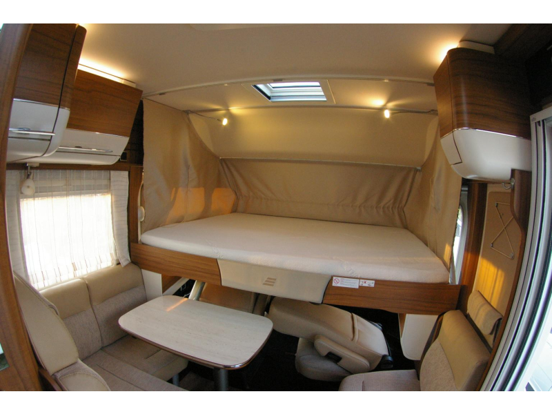 Hymer B 444 DL Hefbed, zeer compact.  foto: 19