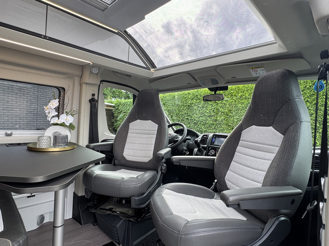 Adria Twin Supreme 640 SGX 140 PS AUTOMATIK 9-Gang Euro6 Fiat Ducato 8 Maxi **L&auml;ngsbetten h&ouml;henverstellbar/4 Sitzpl&auml;tze/Dachklima Foto: 7
