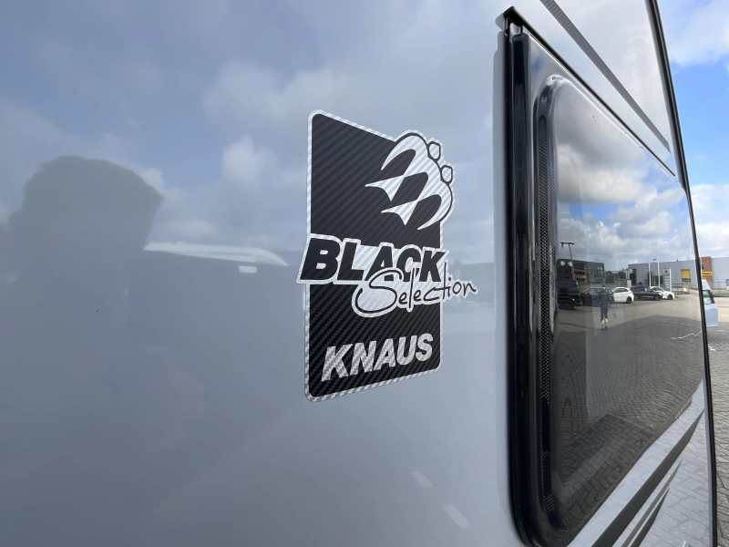 Knaus Sudwind Black Selection 460 EU ENKELE BEDDEN-VLOERVERW  foto: 2