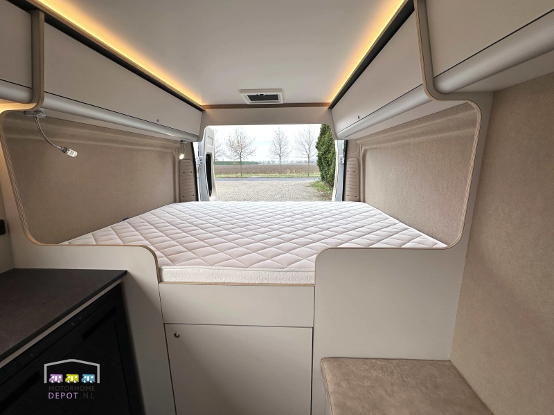 Peugeot Boxer 600 Nieuw gebouwde camper  foto: 12