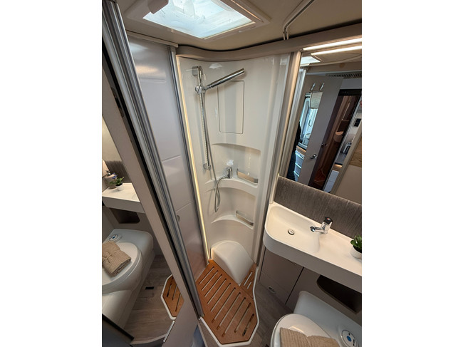 Hymer Exsis T 580 Automaat 9G 2020 Zonnepanelen! Trekhaak! foto: 22