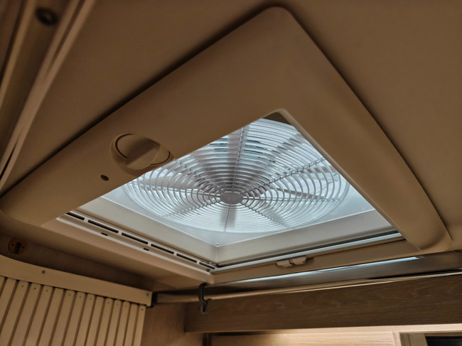 tourne mobil 6.4 Cruise 180CV Automatique - TOUTES SAISONS photo : 12