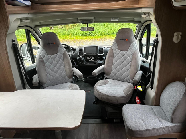 Carado T 338 Teilintegriert | Tempomat | Markise | R&uuml;ckfahrkamera | Dusche | Toilette | 4 Schlafpl&auml;tze | TV mit aut. Sat Foto: 13