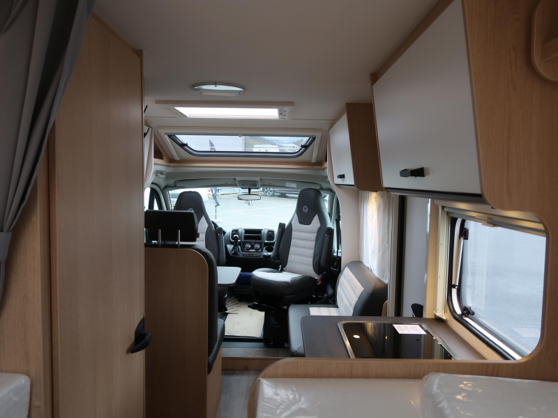 Sunlight V67S Adventure HOGE KOELKAST/ 2X1 BED!!  foto: 13
