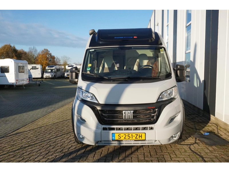 Eura Mobil Van 635 EB Busbiker  foto: 2