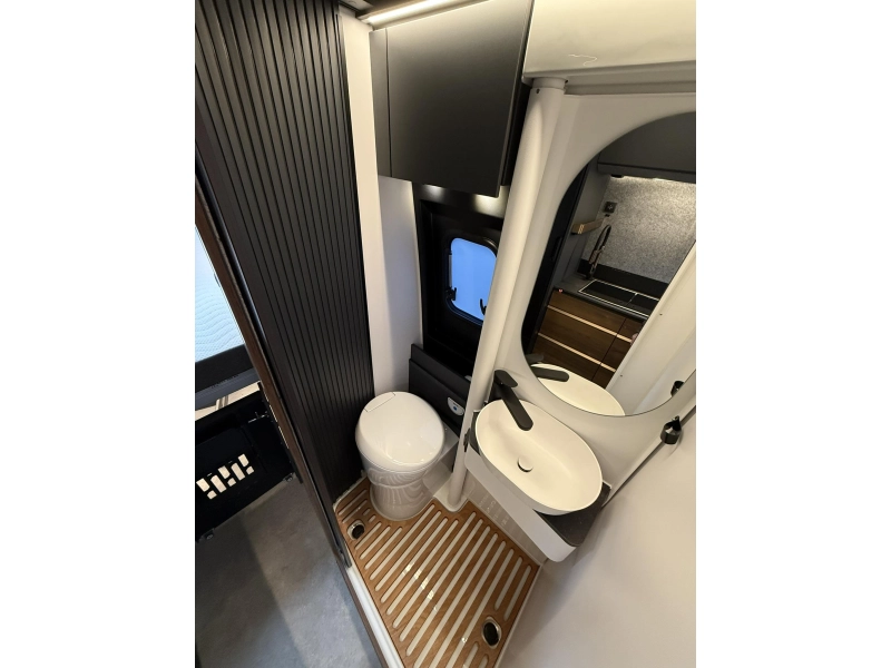 Adria Super-Twin 700 SGX 4x4 - Aufstelldach Foto: 15