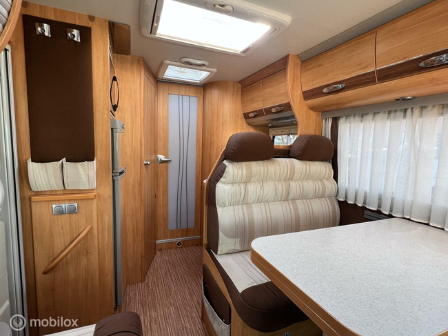 Adria CORAL S 690SP 160PK Queensbed Luifel Zonnepaneel Oven foto: 7