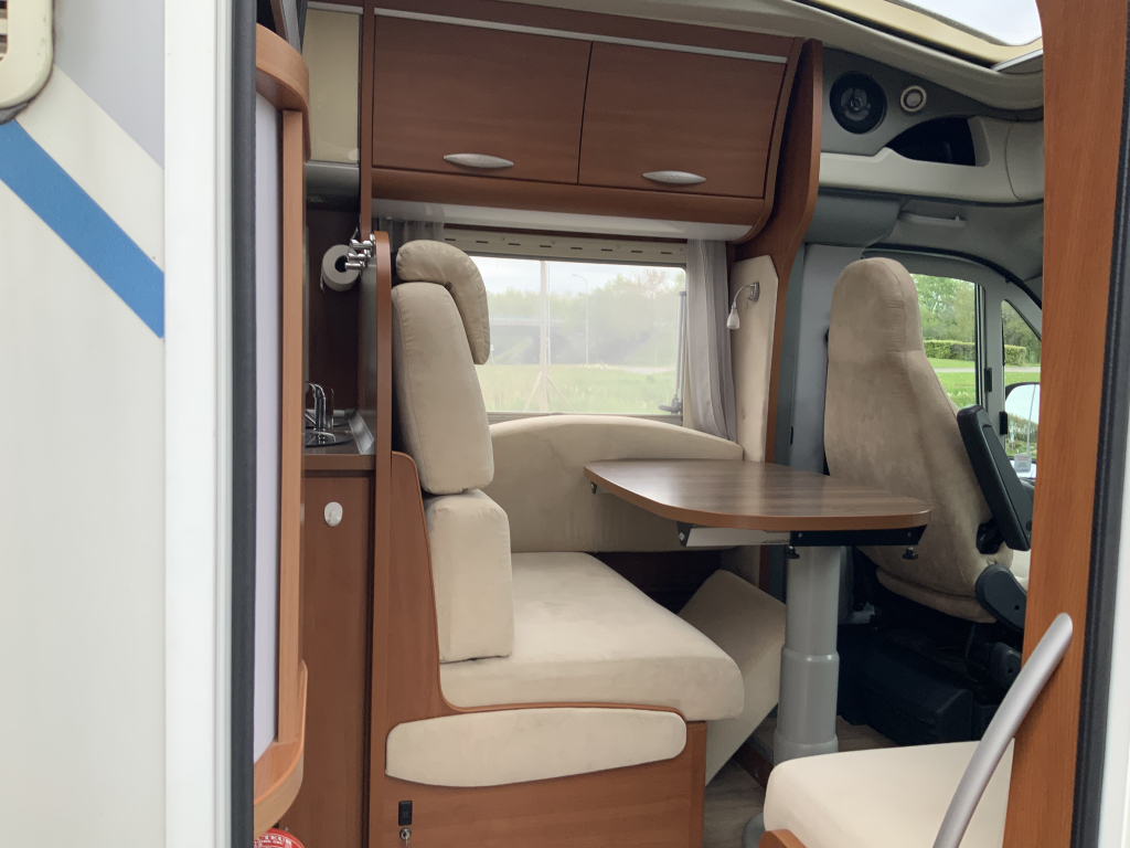 Chausson Allegro 96 – enkele bedden laag, wc en doucheruimte achter, zeer nette camper bj. 2009 Camper centrum On The Road  foto: 4