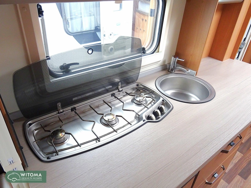 Toldo de avance Knaus Sport 420 QD foto: 8