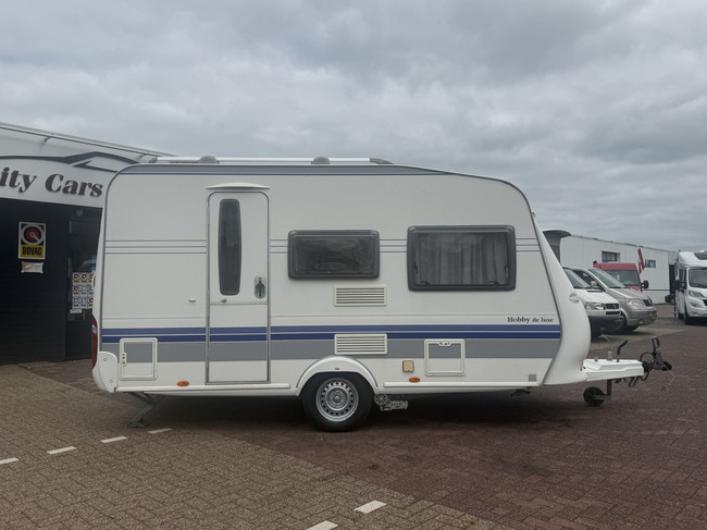 Hobby de luxe 400 SF cama transversal 4 plazas avance mover mosquitera estufa truma inodoro foto: 2
