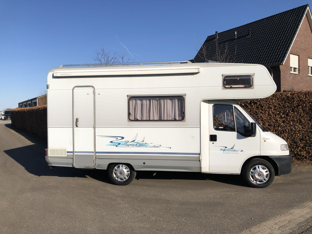Dethleffs A5830 5 pers starters camper  foto: 4