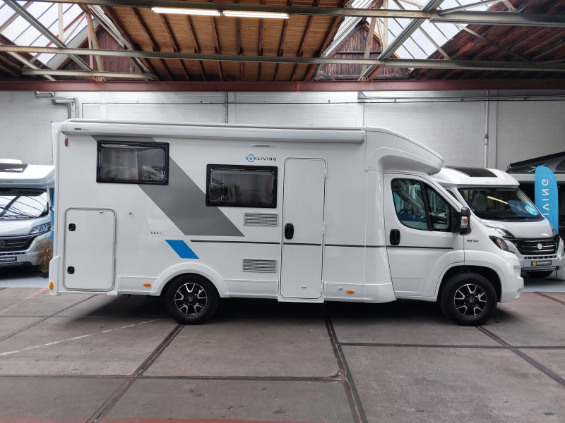 Sun Living S 65 SL Autom&aacute;tico/cama longitudinal/litio foto: 1