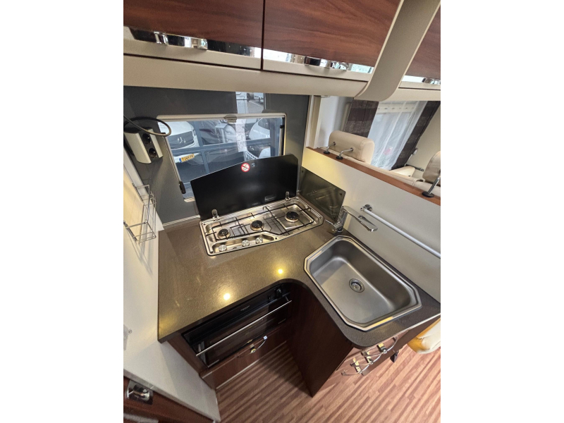 Adria Matrix M 670 SBC vol opties, queensbed  foto: 11