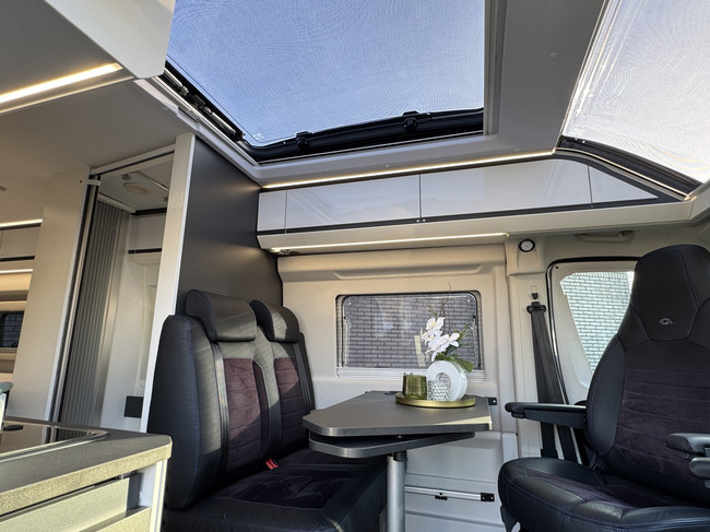 Adria Twin Supreme 640 SGX 180 pk AUTOMAAT 9-Traps Euro6 Fiat Ducato 8 **Lengtebedden in hoogte verstelbaar/4 zitplaatsen/2x Lithium/2 foto: 9