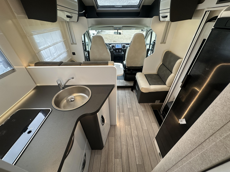 McLouis MC4 379 Fiat 140PK Automaat NIEUW  foto: 12