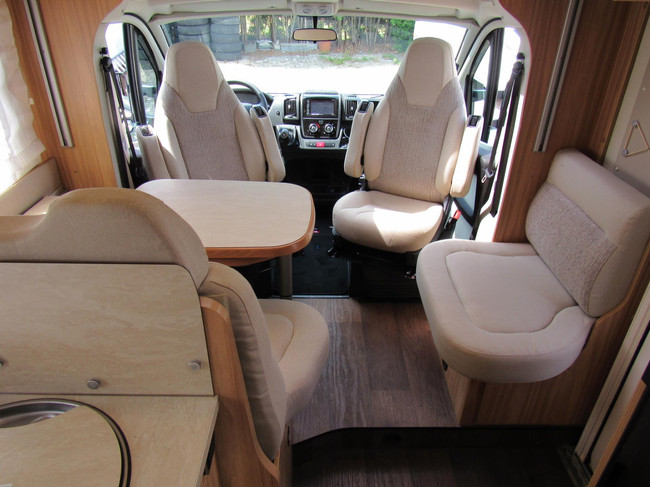 Hymer T598 Semi integraal Queensbed Hefbed bj2018 foto: 10