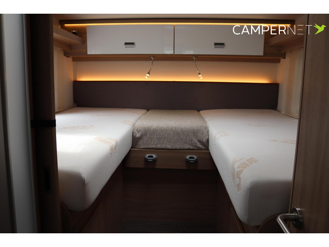 Laika caravans s.p.a. KOSMO 509L 160pk Automaat | Lengtebedden | Gescheiden douche | LPG installatie | Zonnepanelen | Bearlock | Luife foto: 15