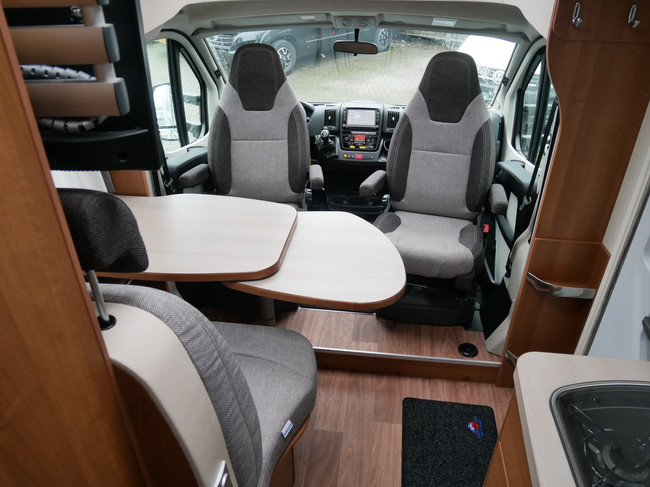 Knaus Van TI 650 MEG Platinum, Einzelbetten, Dachklimaanlage Foto: 7