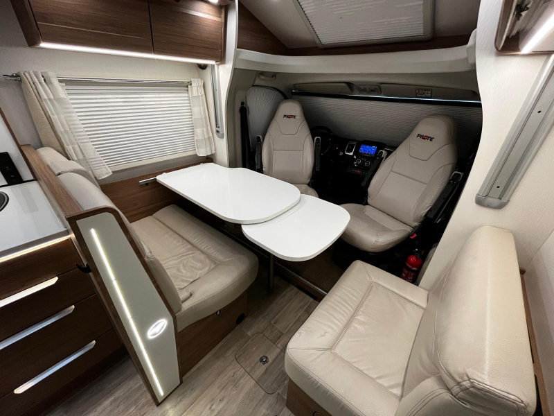 Pilote P 746 GJ Camper, Lengtebedden  foto: 5